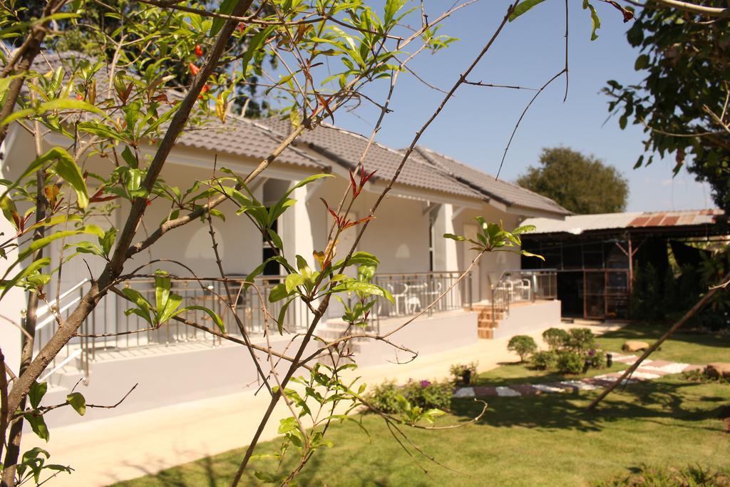 Baan Nai Gong Hotell Nan Exteriör bild
